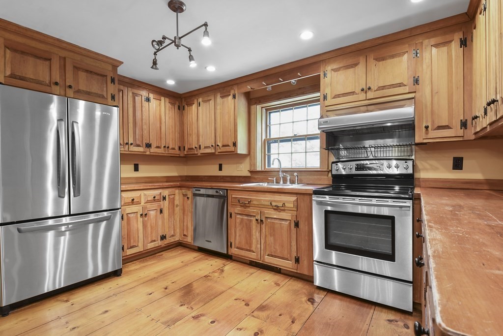 145 Wilder Road Bolton, MA 01740 - Photo 7 of 32