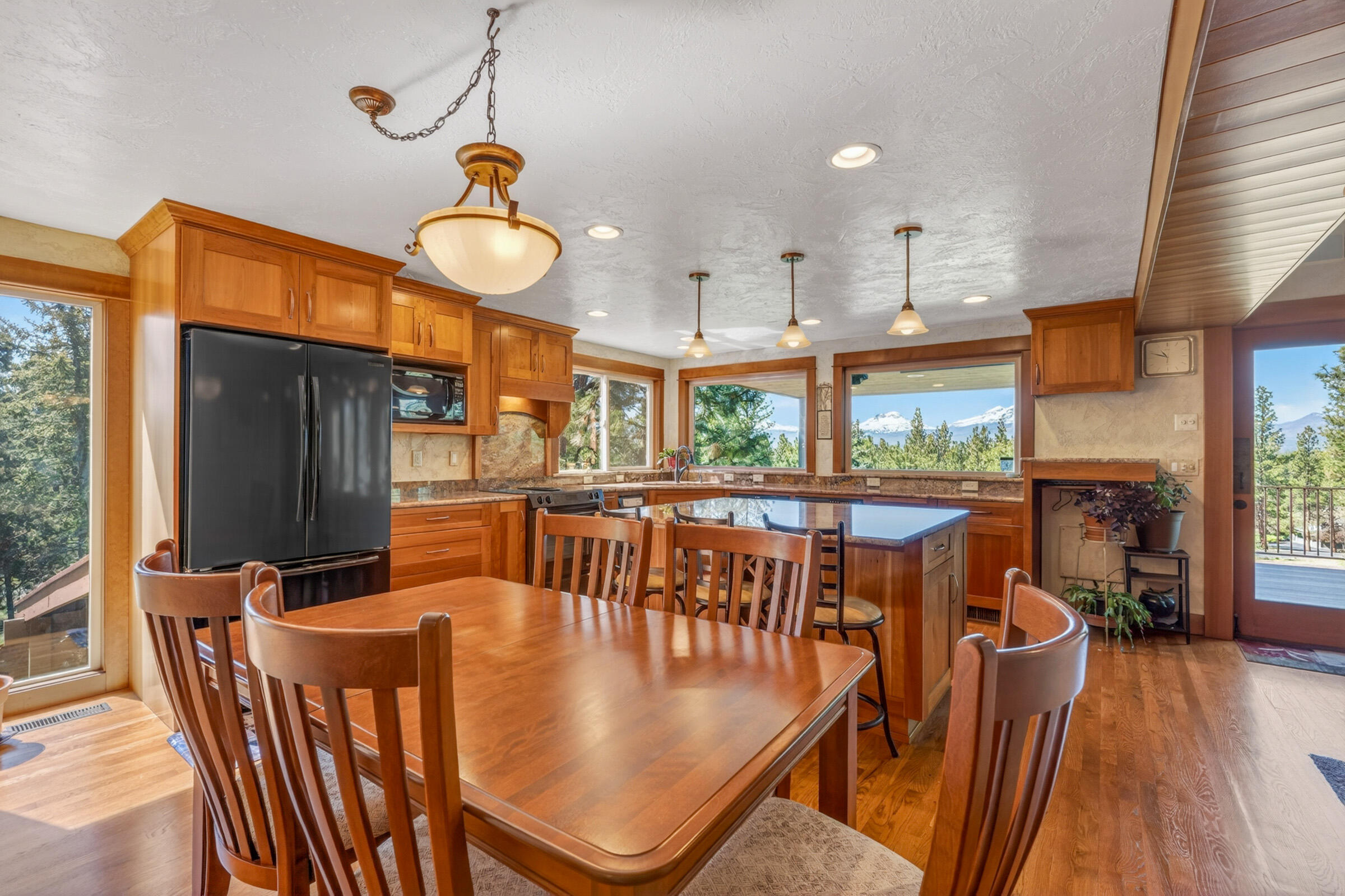 69470 Deer Ridge Road Sisters, OR 97759 - Photo 9 of 96 146_Deer Ridge Rd_Pro Property Photos_Be