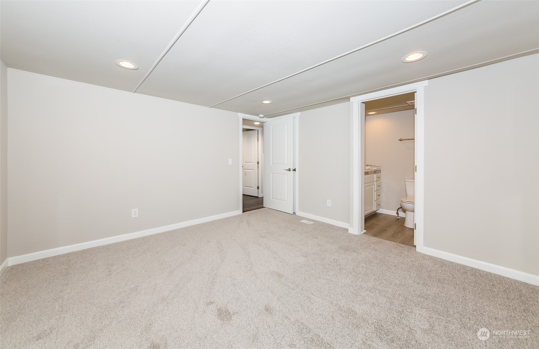 3429 Robe Menzel Road Granite Falls, WA 98252 - Photo 15 of 40 a view of an empty room