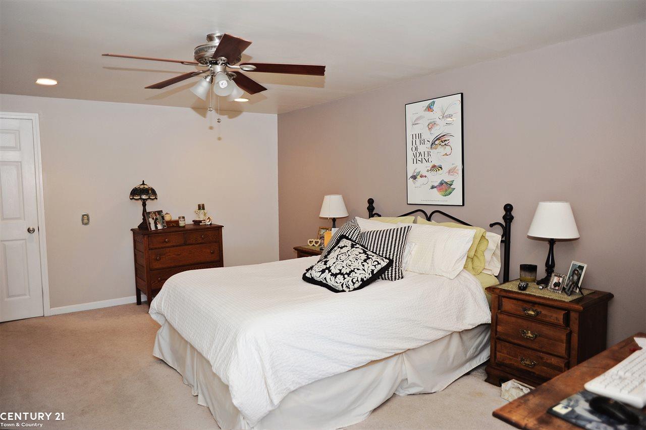 370 Willow Grove Lane Rochester Hills, MI 48307 - Photo 19 of 46