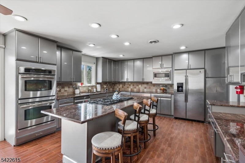 13 Bridge Hollow Road Califon, NJ 07830 - Photo 11 of 47