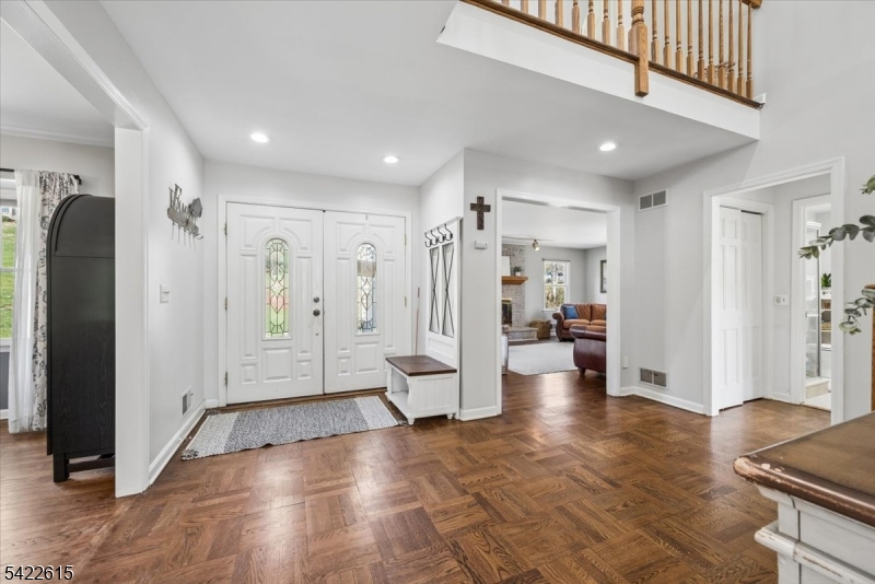 13 Bridge Hollow Road Califon, NJ 07830 - Photo 4 of 47