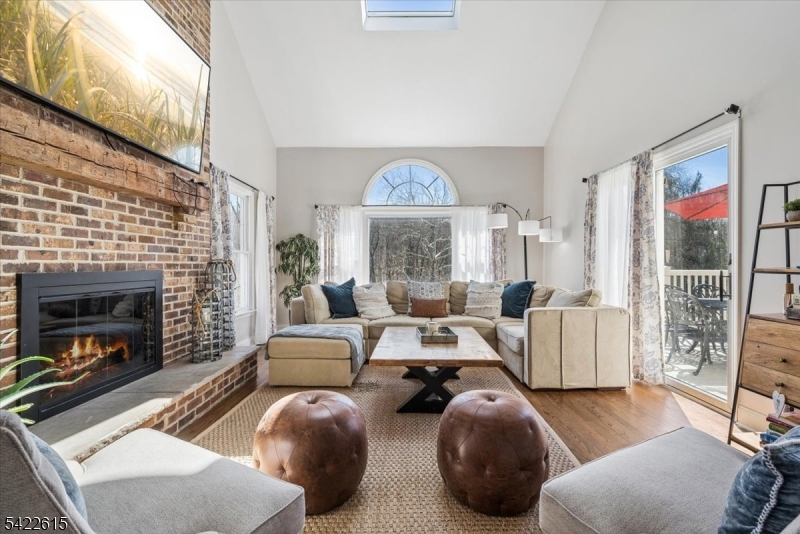 13 Bridge Hollow Road Califon, NJ 07830 - Photo 7 of 47