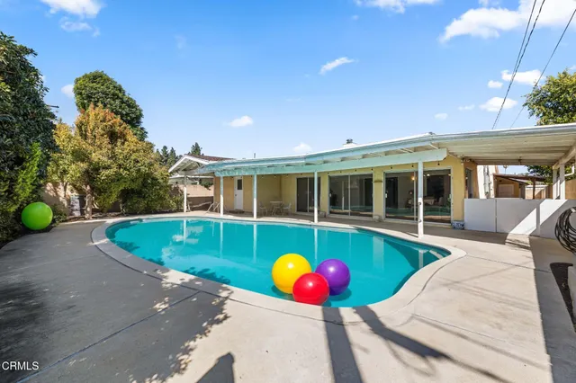 $949,000 | 18630 Cantara Street, Reseda, CA 91335