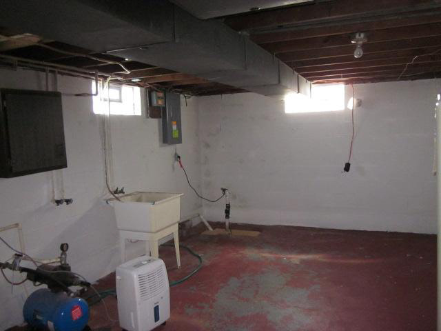 9084 Ostrander Road Maybee, MI 48159 - Photo 10 of 13 20093990-9.JPG
