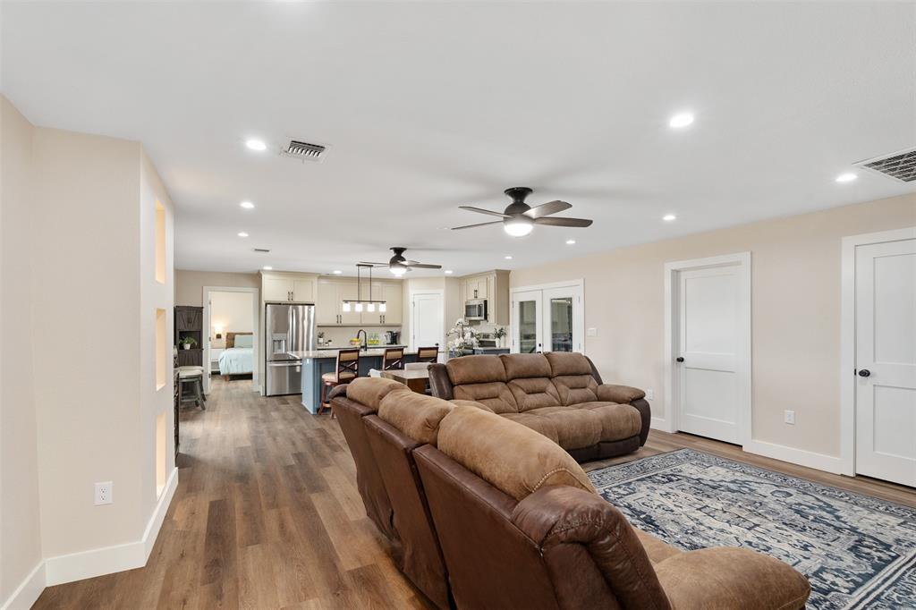 2129 Hcr 3322 Loop Hubbard, TX 76648 - Photo 18 of 38 Upstairs open concept living space.