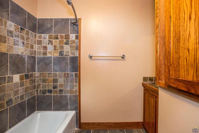 $225,000 | 613 Poplar Street, Wamego, KS 66547