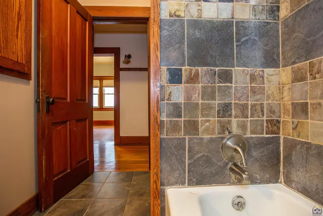 $225,000 | 613 Poplar Street, Wamego, KS 66547