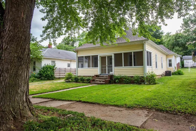 $225,000 | 613 Poplar Street, Wamego, KS 66547