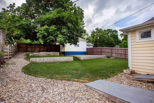 $225,000 | 613 Poplar Street, Wamego, KS 66547