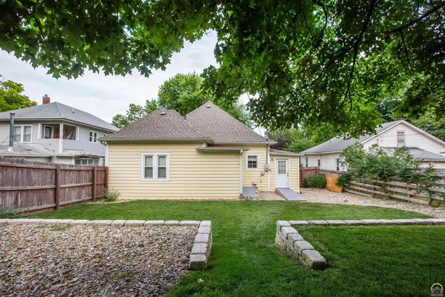 $225,000 | 613 Poplar Street, Wamego, KS 66547