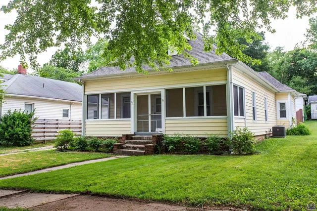 $225,000 | 613 Poplar Street, Wamego, KS 66547