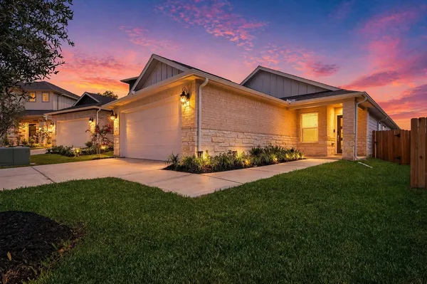 $2,200 | 312 Willow Sage Court, Montgomery, TX 77316