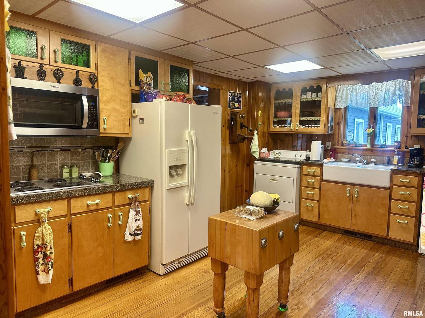 1723 Pershing Boulevard Clinton, IA 52732 - Photo 15 of 47