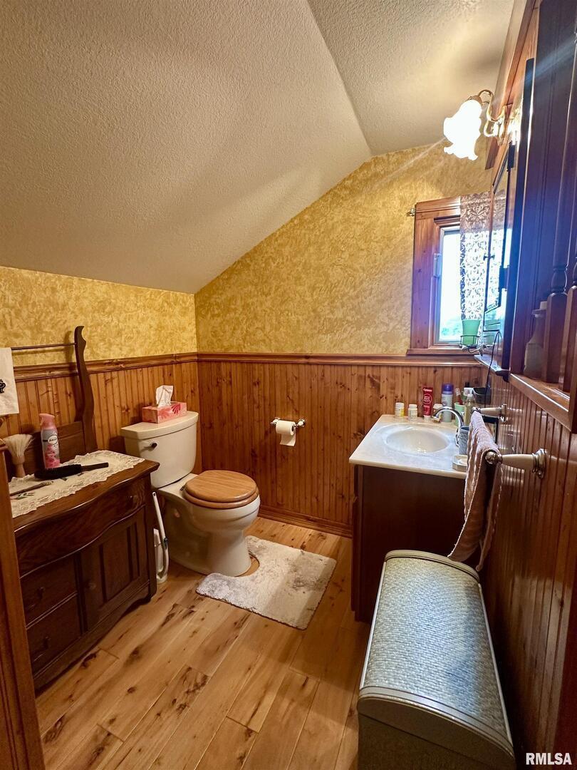 1723 Pershing Boulevard Clinton, IA 52732 - Photo 36 of 47