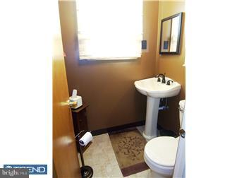 30 Dawn Road Levittown, PA 19056 - Photo 10 of 11 Bathroom