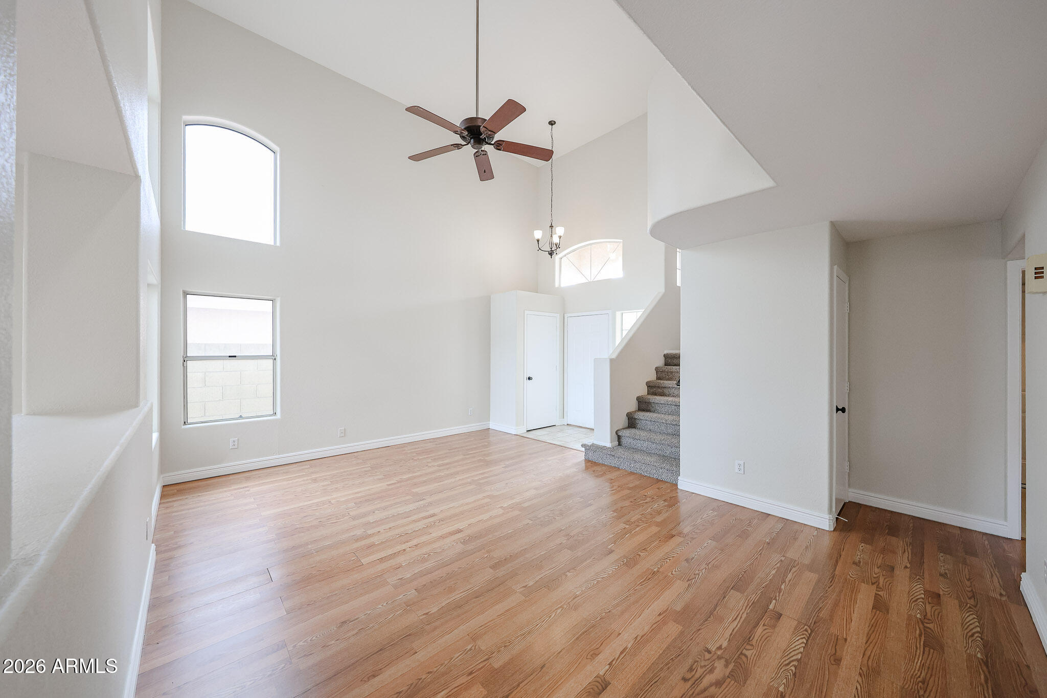 4725 East St John Road Phoenix, AZ 85032 - Photo 6 of 40 Living Room