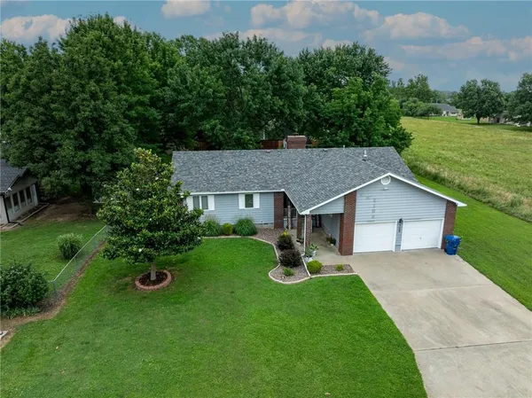 $230,000 | 709 Thomas Street, Pittsburg, KS 66762