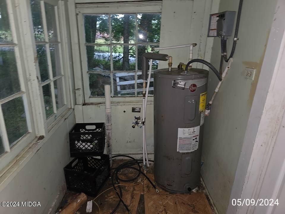 1627 Upper River Road Macon, GA 31211 - Photo 22 of 23 a close up of a door