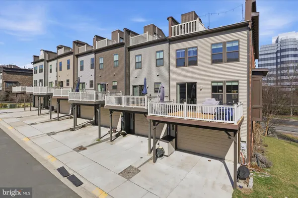 $4,300 | 9298 Wild Black Cherry Court, Fairfax, VA 22031