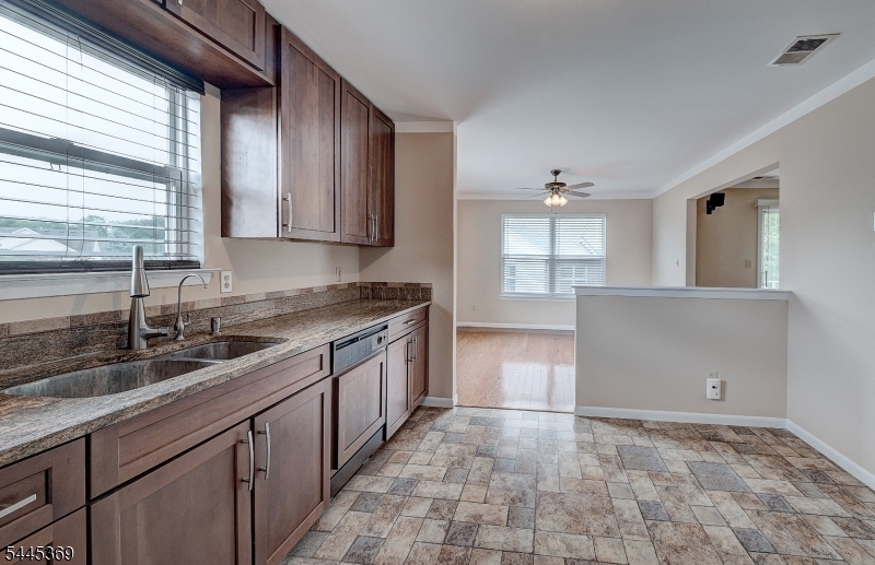 32 Rebecca Road East Hanover, NJ 07936 - Photo 10 of 35