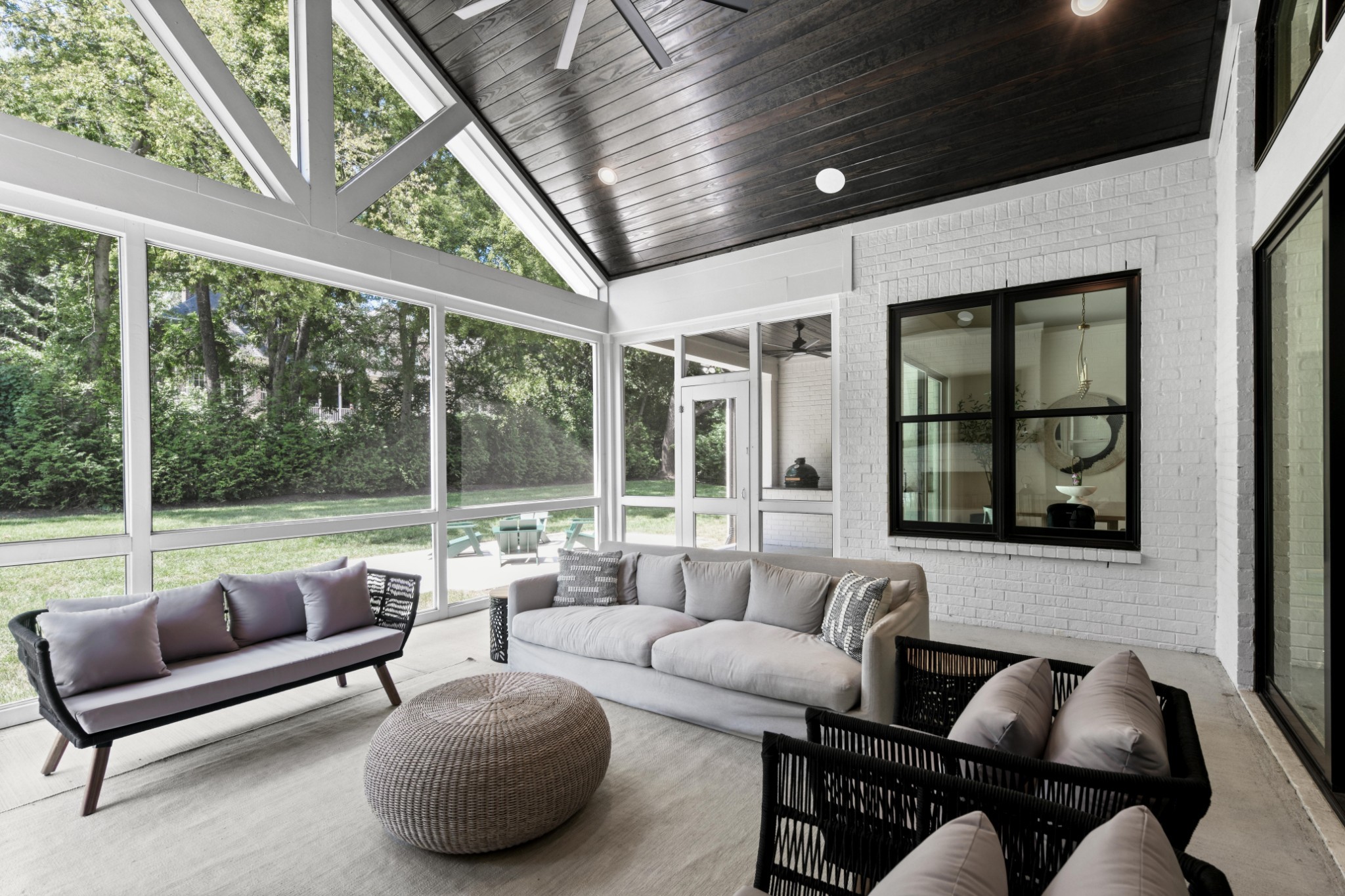 2847 Sugar Tree Road Nashville, TN 37215 - Photo 20 of 52 a outdoor living space with furniture and garden view