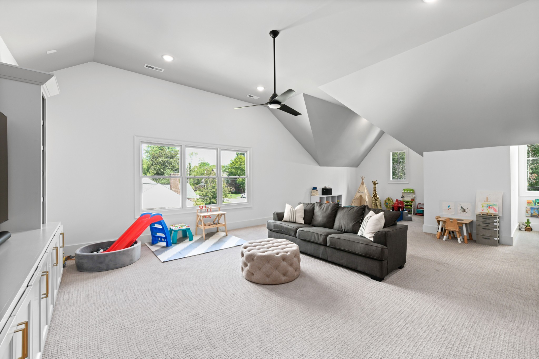 2847 Sugar Tree Road Nashville, TN 37215 - Photo 30 of 52 a living room with furniture a air conditioner and a window