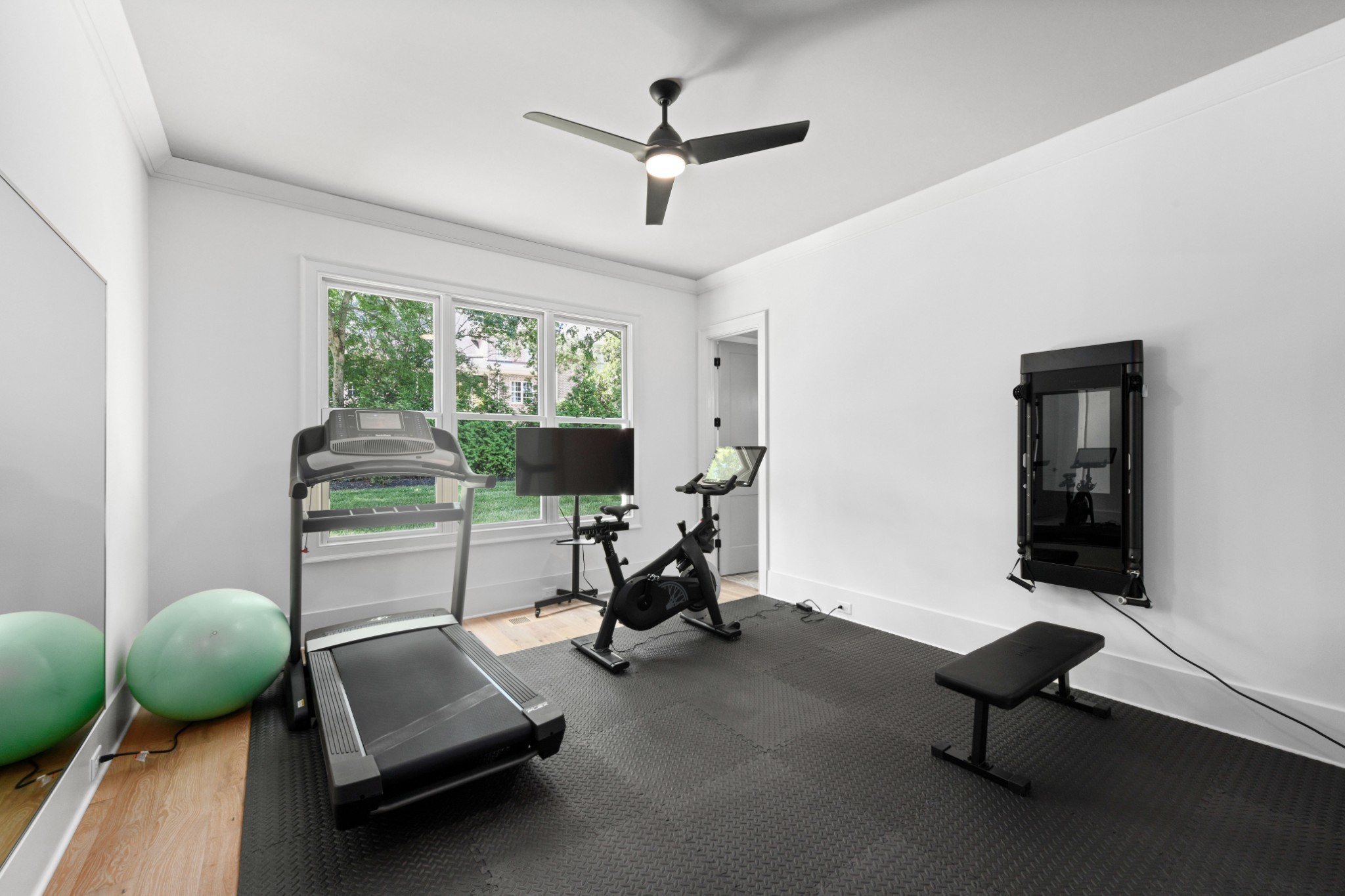 2847 Sugar Tree Road Nashville, TN 37215 - Photo 42 of 52 a living room with furniture and a window