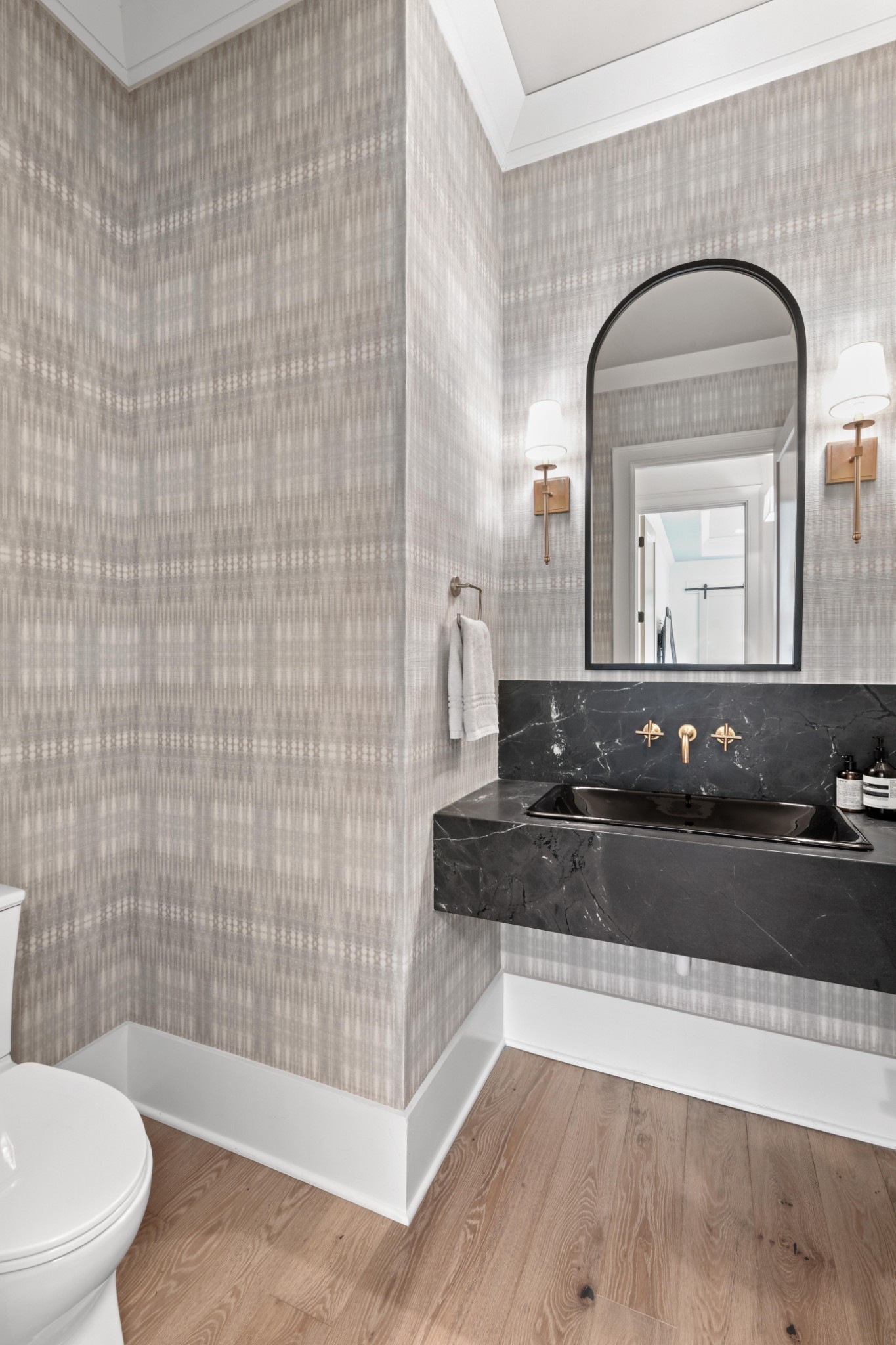 2847 Sugar Tree Road Nashville, TN 37215 - Photo 45 of 52 a bathroom with a sink a toilet and a bathtub