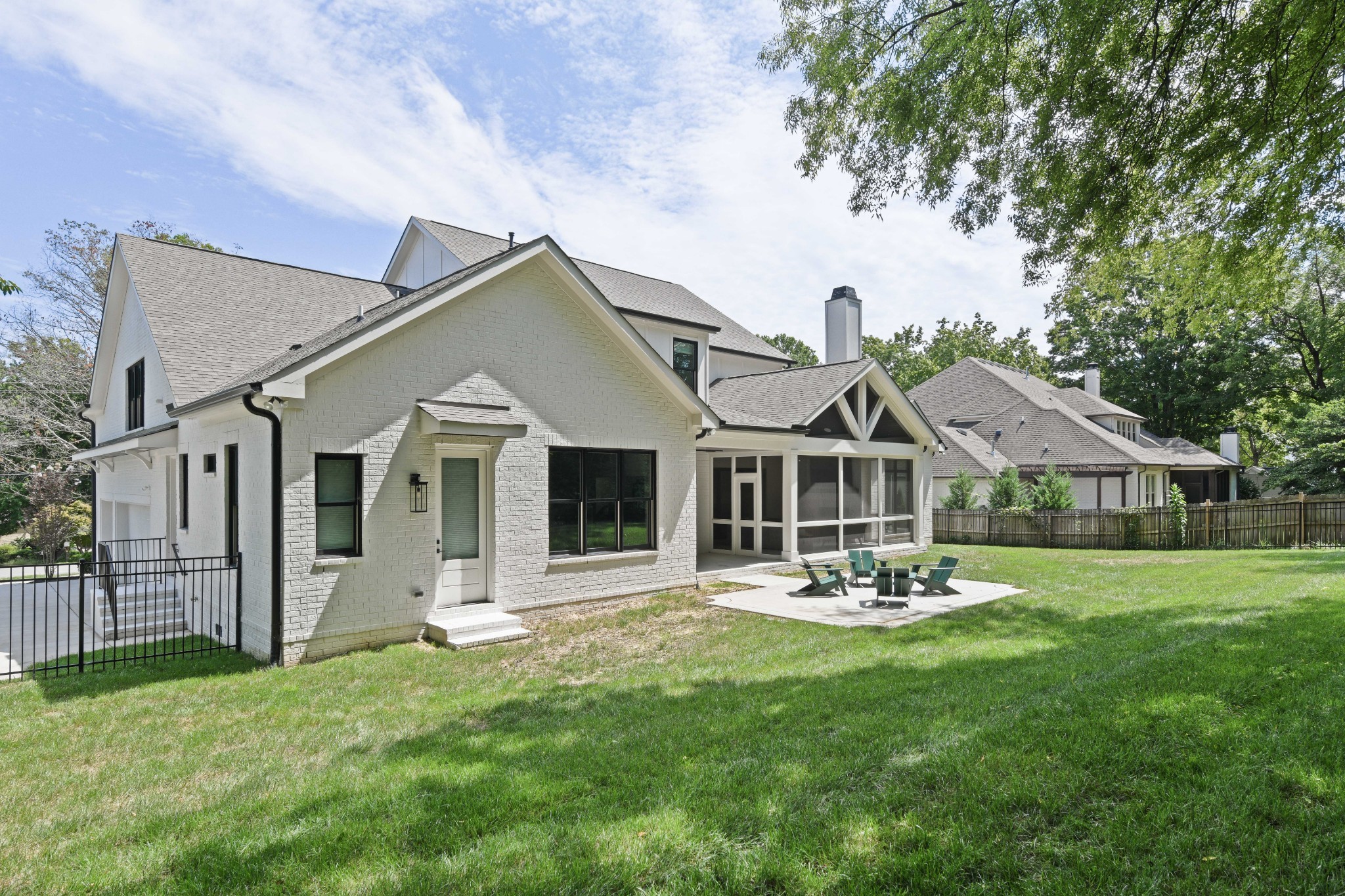 2847 Sugar Tree Road Nashville, TN 37215 - Photo 50 of 52 a front view of a house with a yard