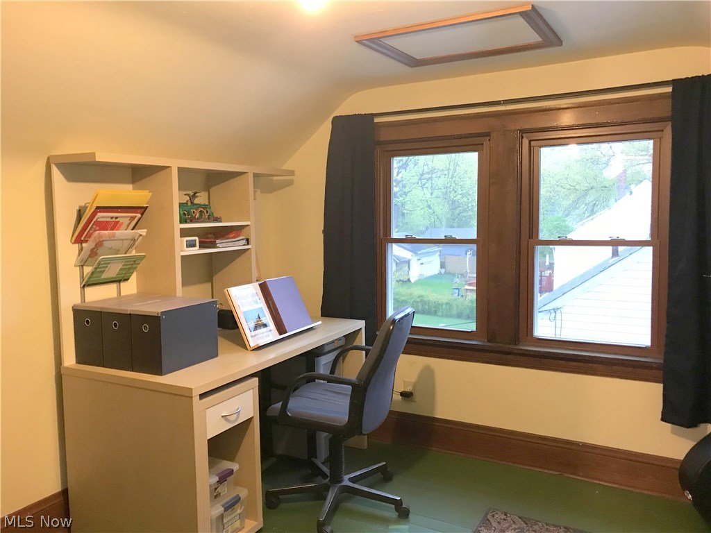 1029 Woodview Road Cleveland, OH 44121 - Photo 26 of 35 Third Floor Office or 4th Bedroom