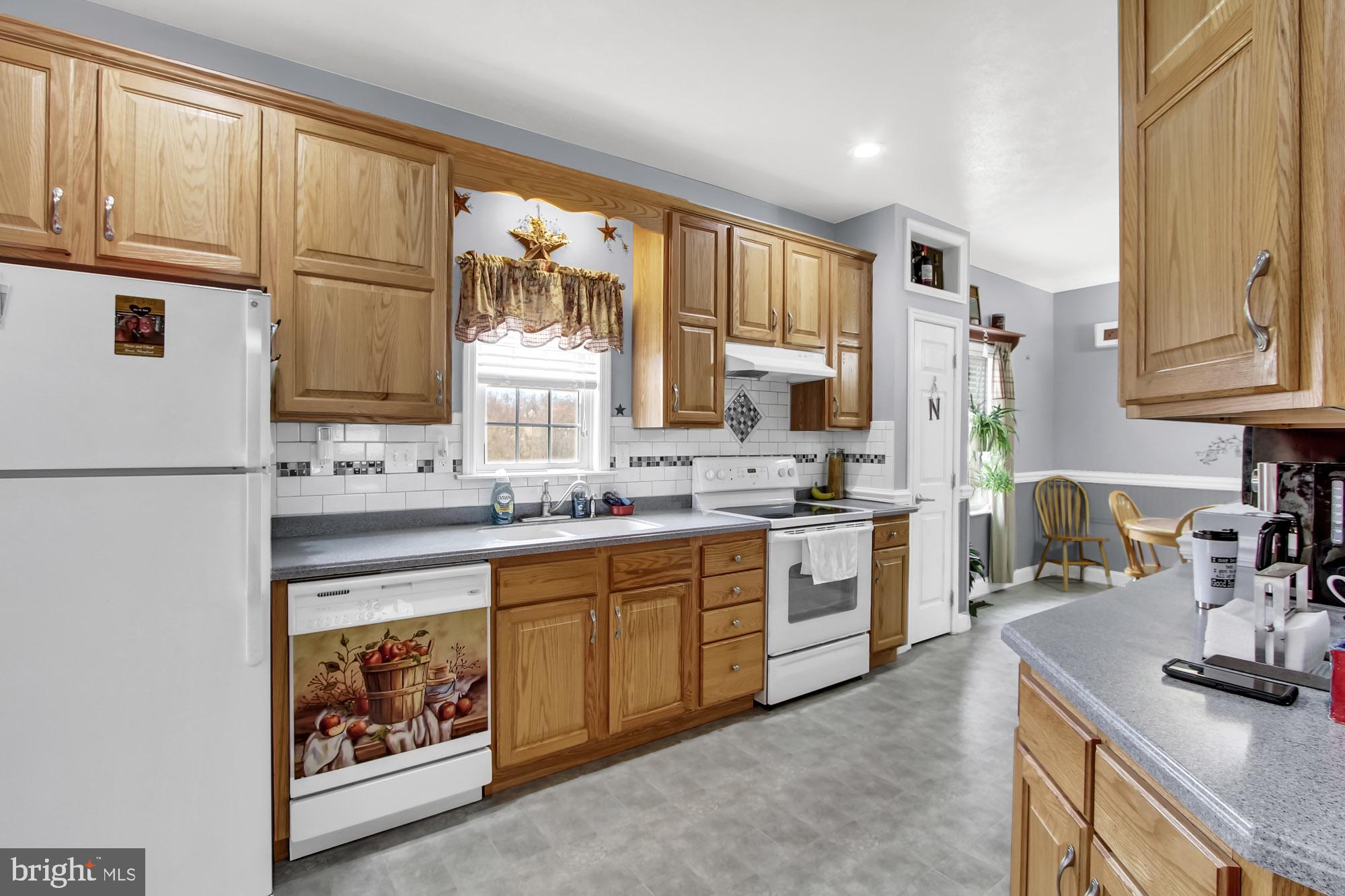 5163 Logan Road Felton, PA 17322 - Photo 8 of 41