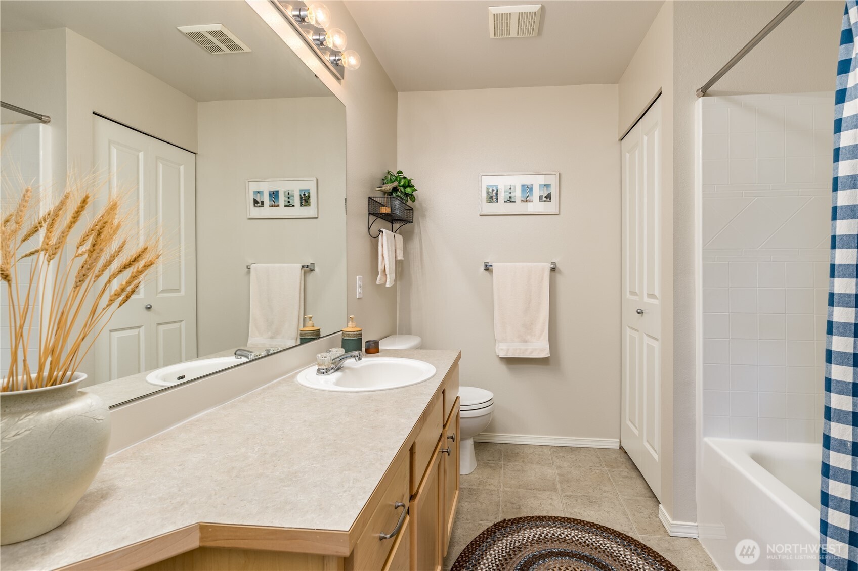 6137 Hazel Loop Southeast, Unit B Auburn, WA 98092 - Photo 10 of 27