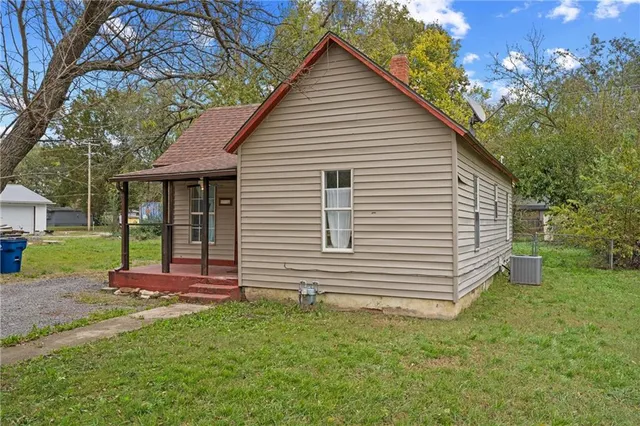 $65,000 | 712 North Wood Street, Caney, KS 67333