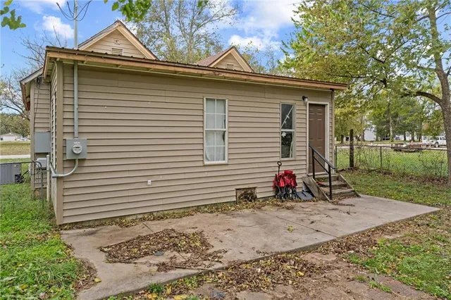 $65,000 | 712 North Wood Street, Caney, KS 67333