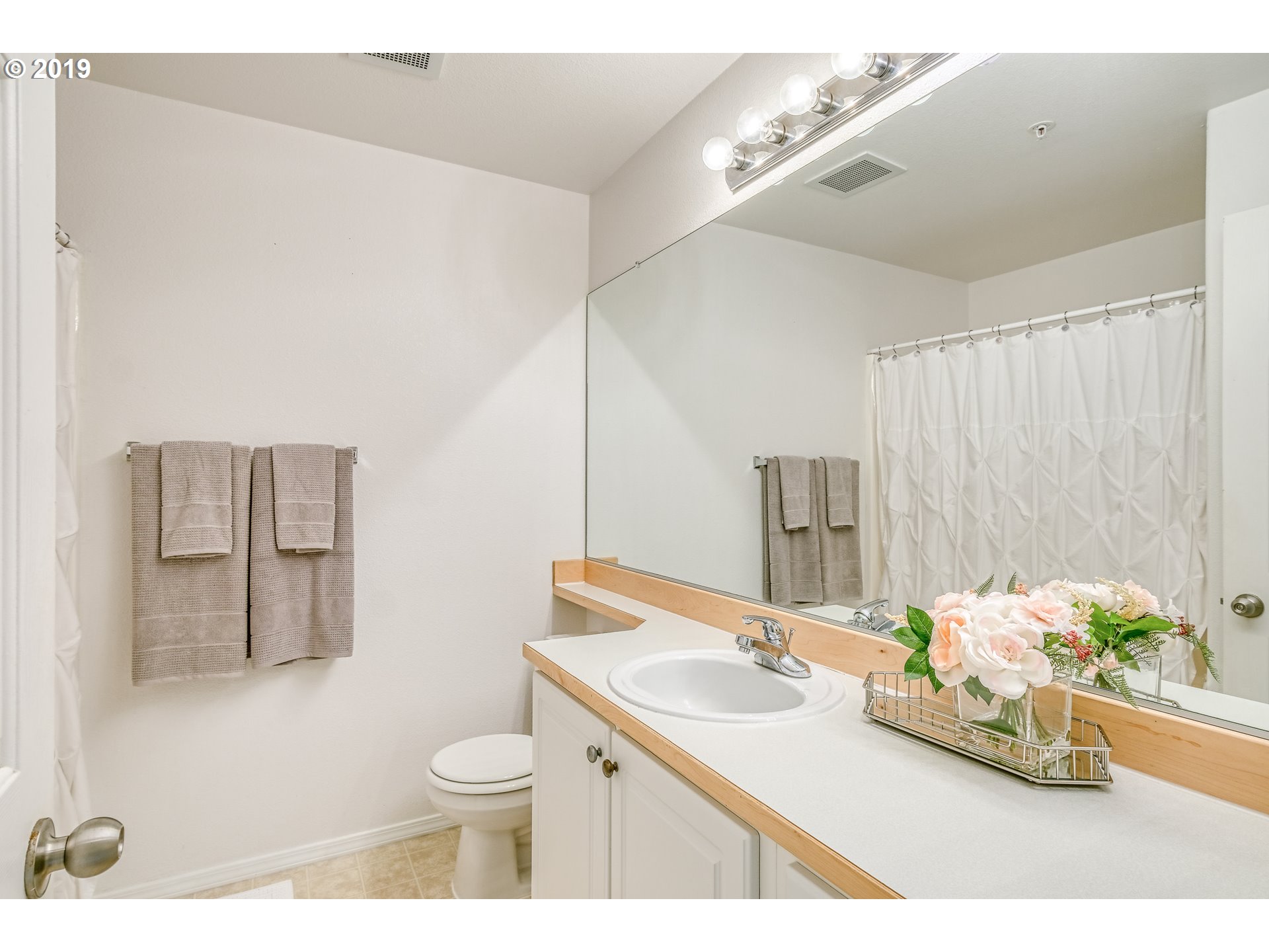 13870 Southwest Scholls Ferry Road, Unit 103 Beaverton, OR 97007 - Photo 16 of 19 Gallery Image 16