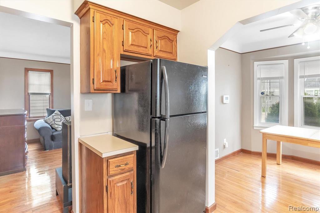 7535 Sterling Street Center Line, MI 48015 - Photo 15 of 48
