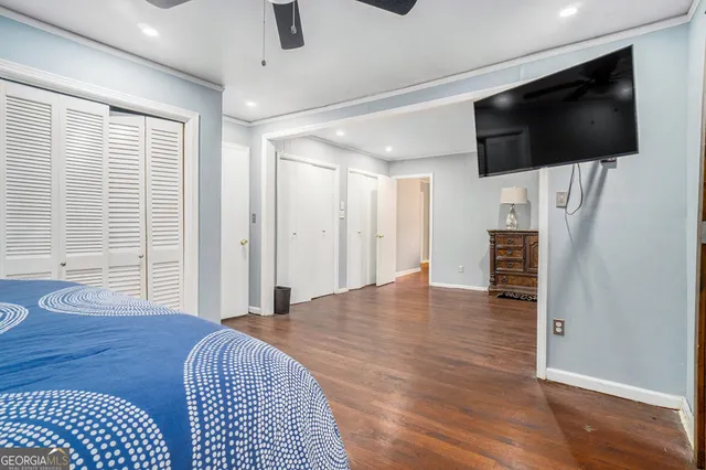 a view of livingroom with furniture and flat screen tv