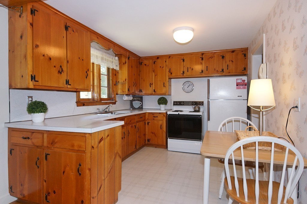 25 College Road Burlington, MA 01803 - Photo 8 of 20 Gallery Image 8
