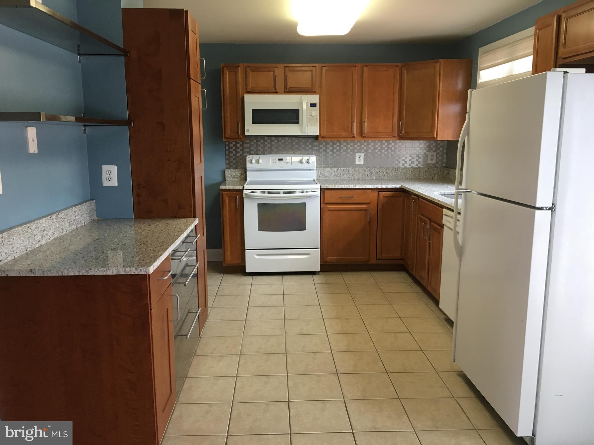 545 Cleveland Road Linthicum Heights, MD 21090 - Photo 5 of 30 Kitchen