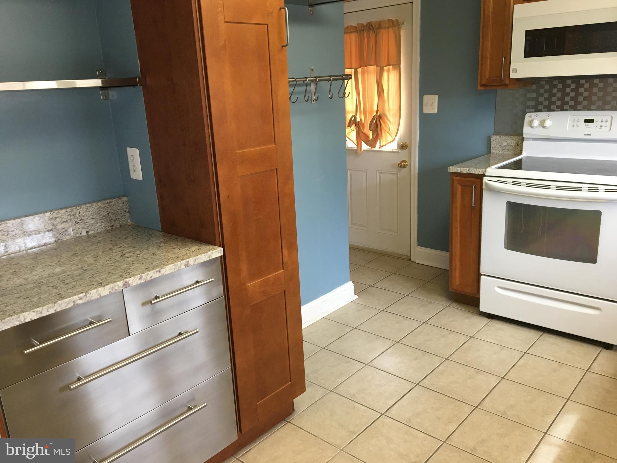 545 Cleveland Road Linthicum Heights, MD 21090 - Photo 6 of 30 Kitchen