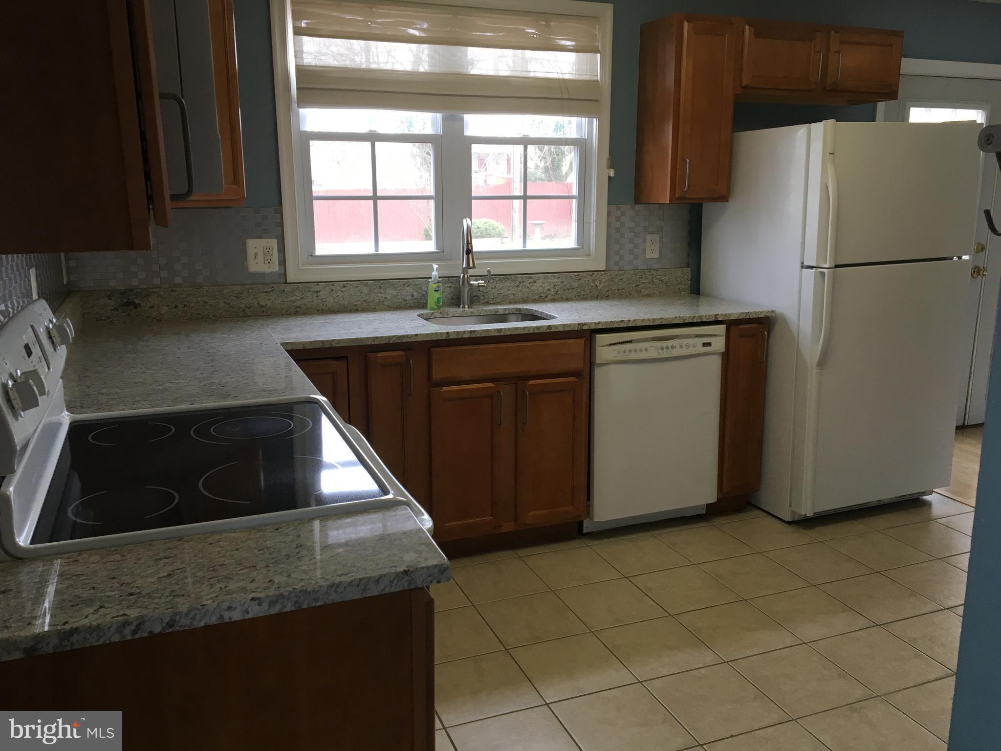 545 Cleveland Road Linthicum Heights, MD 21090 - Photo 7 of 30 Kitchen