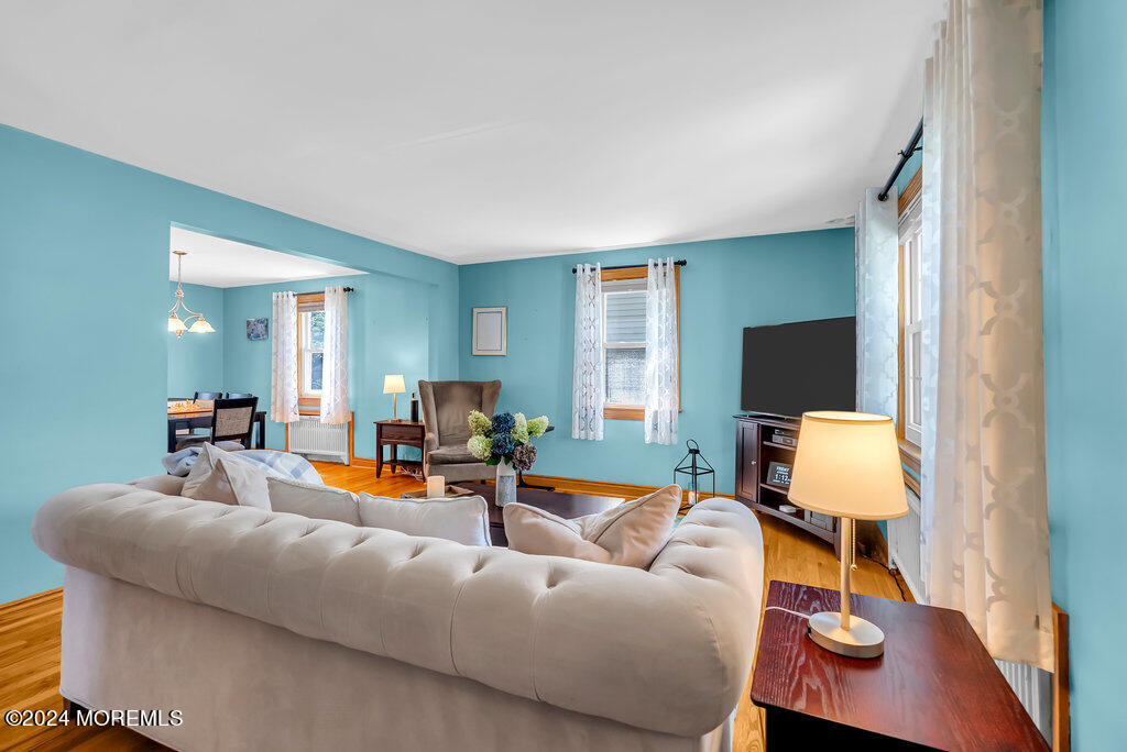 323 Livingston Road Linden, NJ 07036 - Photo 4 of 30 015_mjb03806_162