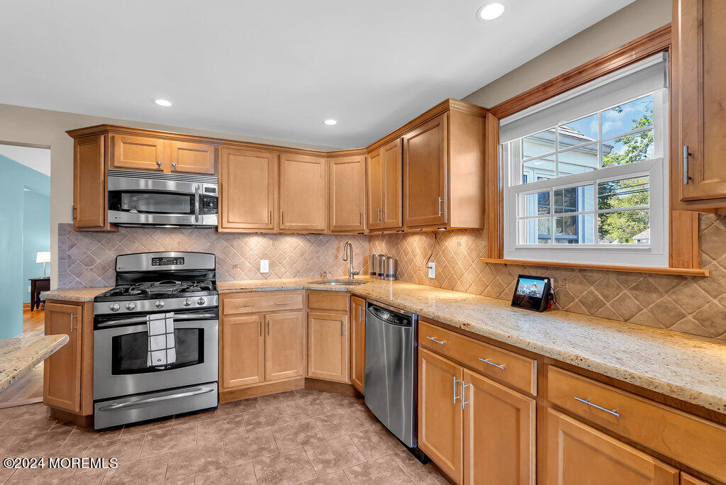 323 Livingston Road Linden, NJ 07036 - Photo 9 of 30 026_mjb03776_636