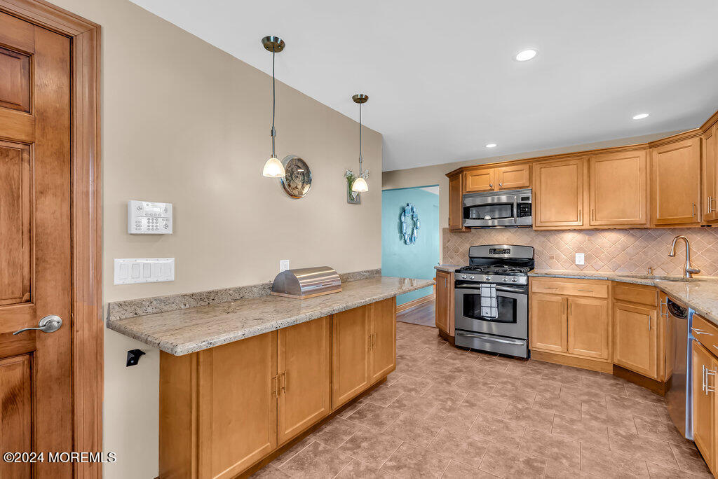 323 Livingston Road Linden, NJ 07036 - Photo 10 of 30 025_mjb03766_999