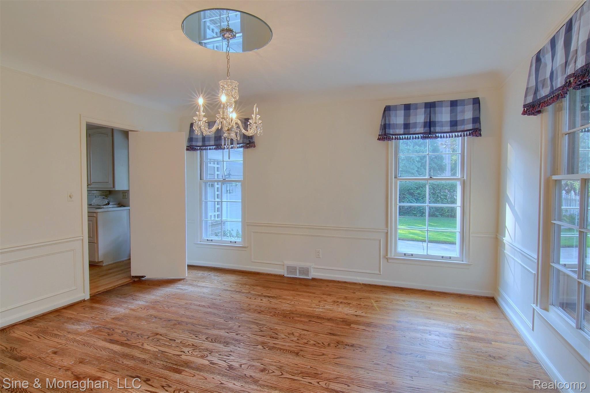 1020 Devonshire Road Grosse Pointe, MI 48230 - Photo 12 of 41 12-Dining Room.jpg