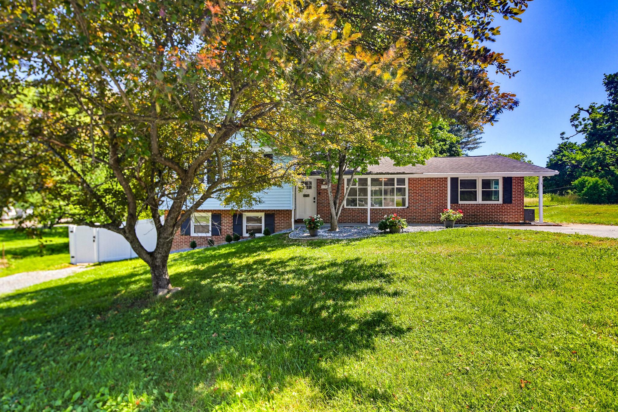 119 Schoolhouse Road Sykesville, MD 21784 - Photo 2 of 51