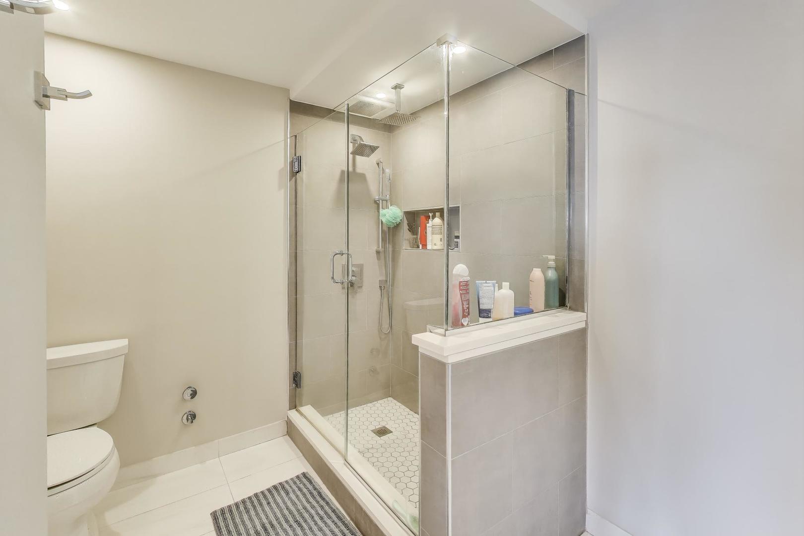 655 West Irving Park Road, Unit 4001 Chicago, IL 60613 - Photo 13 of 35
