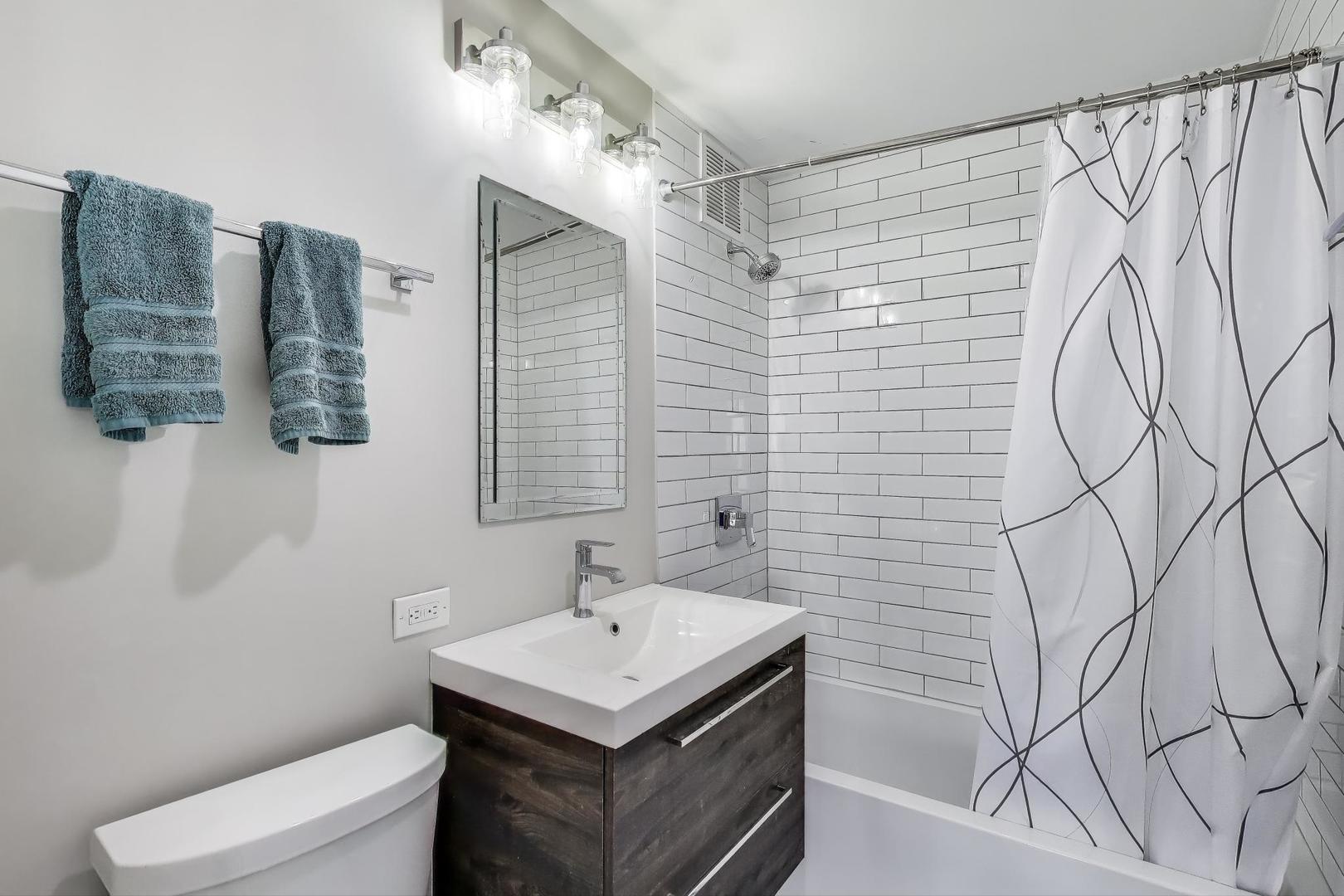 655 West Irving Park Road, Unit 4001 Chicago, IL 60613 - Photo 16 of 35