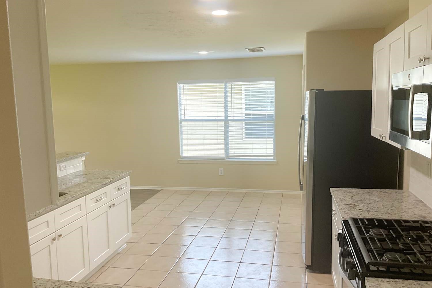 6806 Baron Gate Court Spring, TX 77379 - Photo 8 of 15